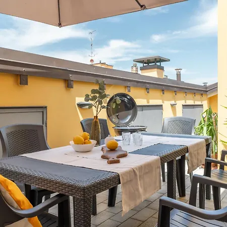 Apartment Bolognacentro 9 People Loft Private Lift And Terrace Bologna
