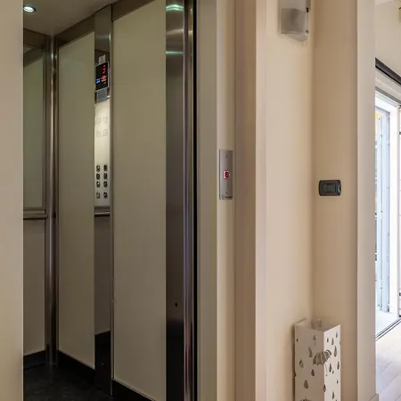 Apartment Bolognacentro 9 People Loft Private Lift And Terrace