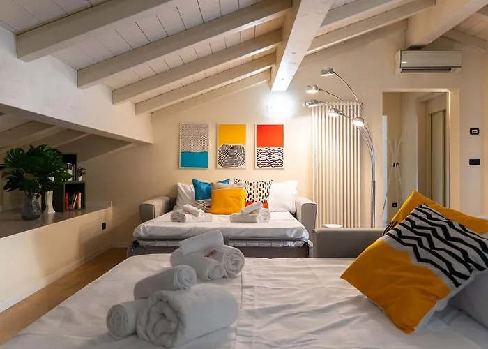 Apartament Bolognacentro 9 People Loft Private Lift And Terrace Bolonia