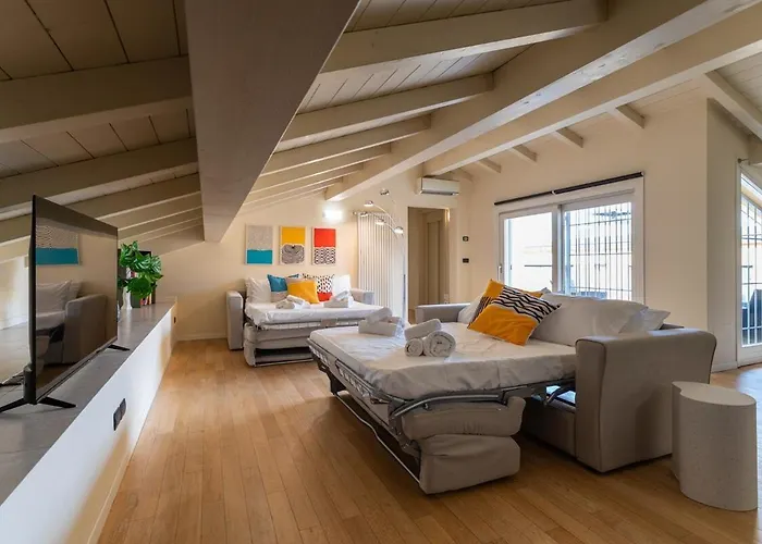 Lägenhet Bolognacentro 9 People Loft Private Lift And Terrace Bologna