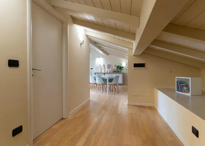 Bolognacentro 9 People Loft Private Lift And Terrace Lägenhet