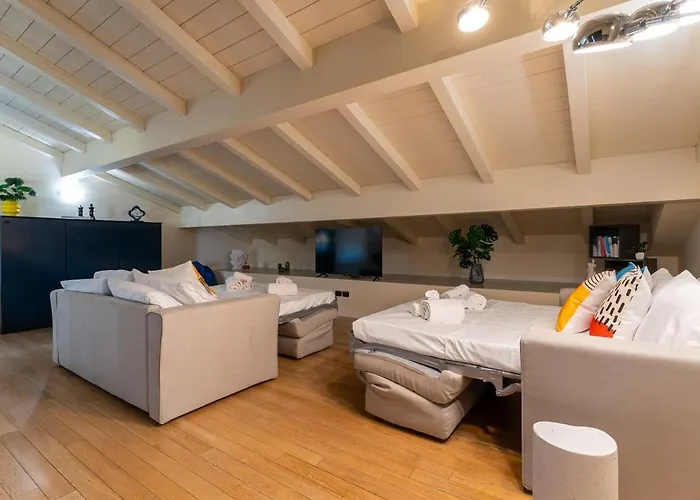 Bolognacentro 9 People Loft Private Lift And Terrace Lägenhet